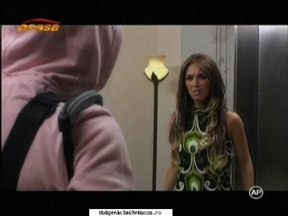 =_=poze=_= - lu anny ii vine sa planga :( :( - Anahi